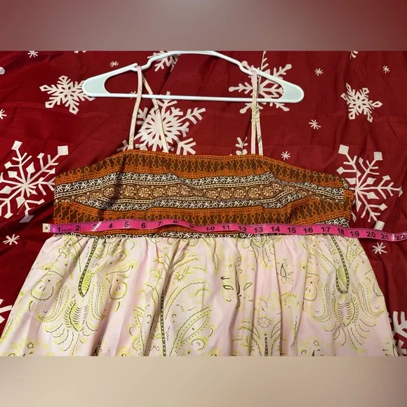 Elegant Pink and Red Patterned Maxi Dress - Picture 8 of 8